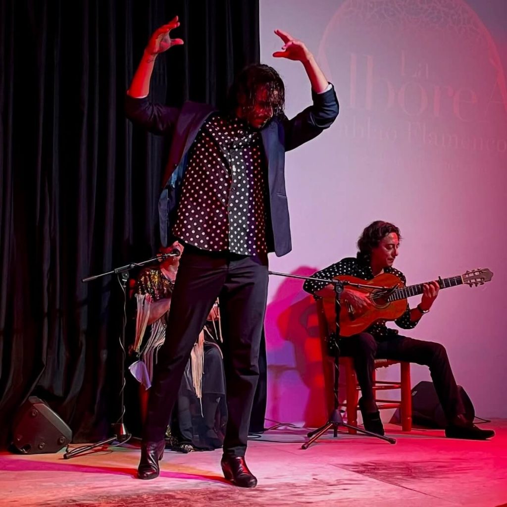Instrumentos musicales que hay en un tablao flamenco
